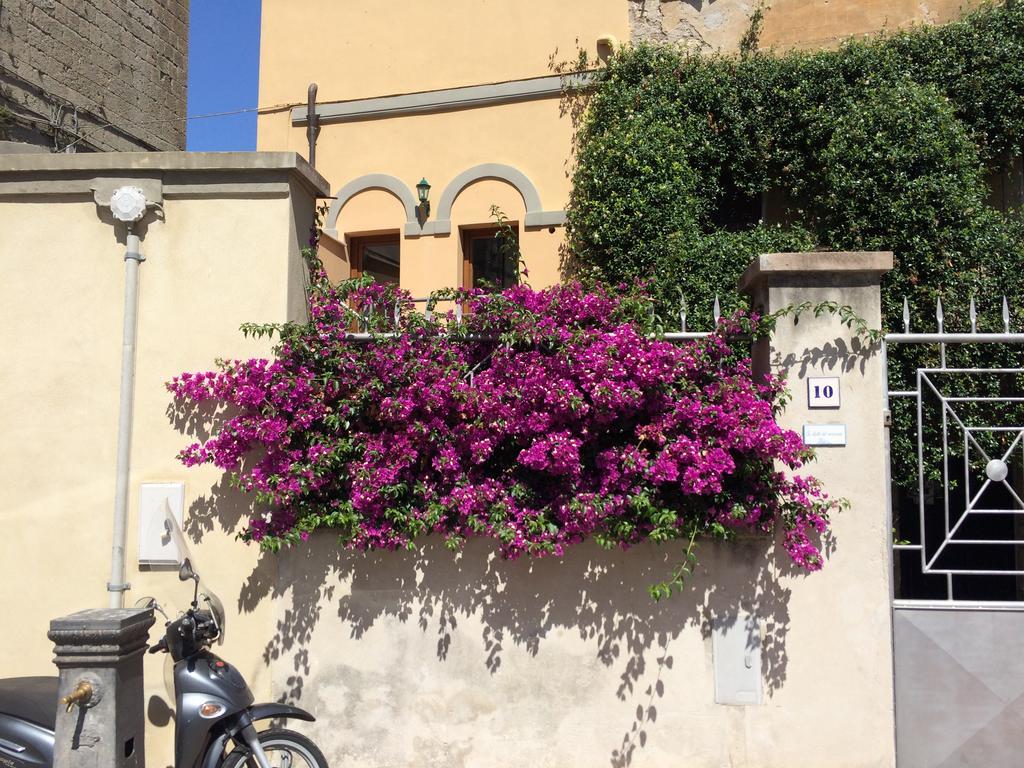 Le Stalle Del Seminario Tarquinia Exterior foto
